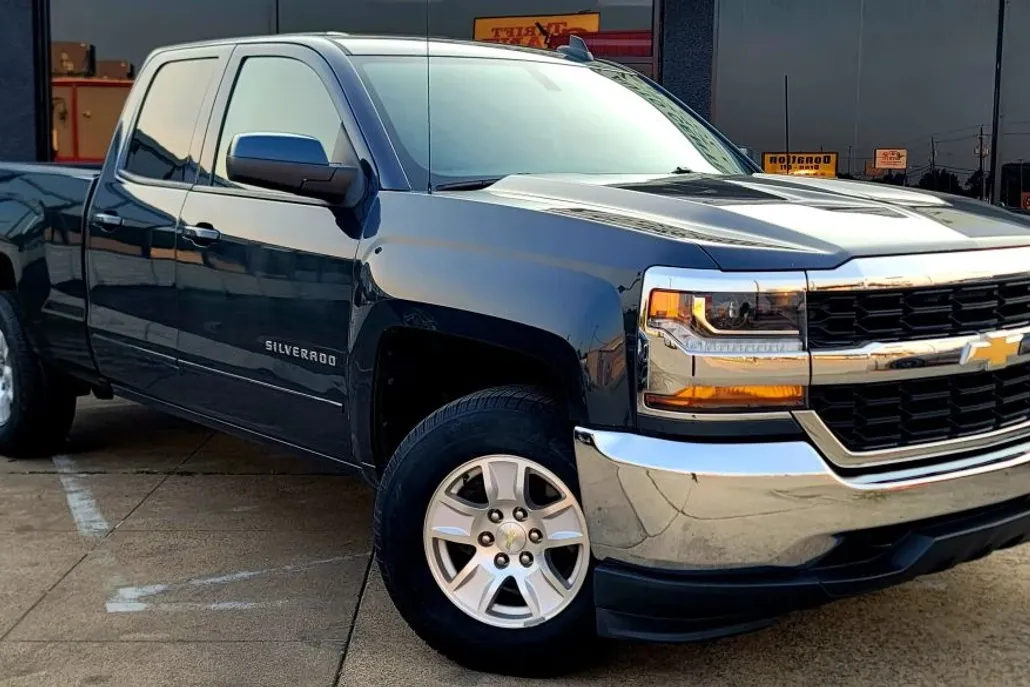 2019 Chevrolet Silverado 1500 Z71 LT photo 1