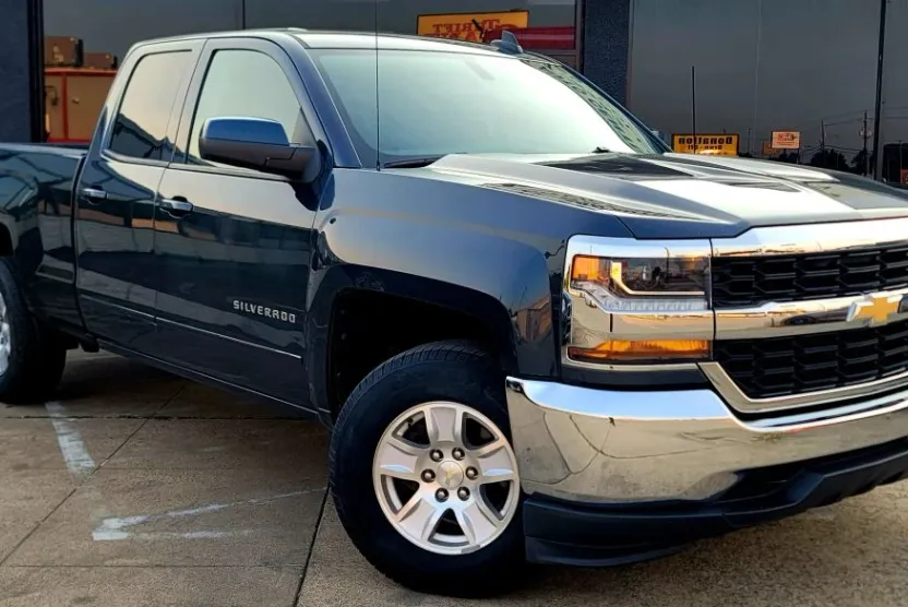 2019 Chevrolet Silverado 1500 Z71 LT photo 1