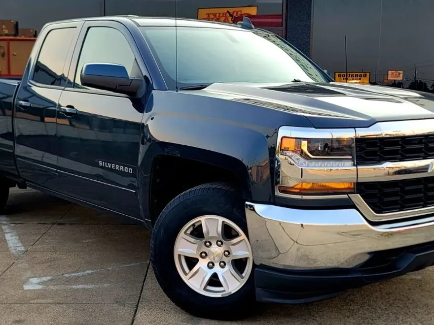 2019 Chevrolet Silverado 1500 Z71 LT photo 1