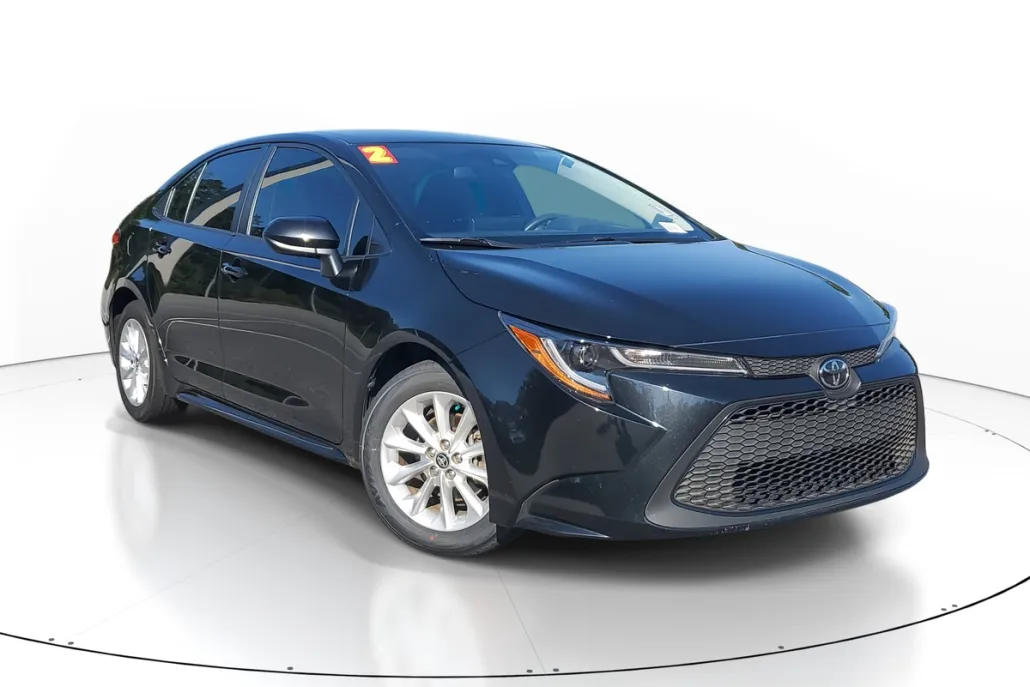 2022 Toyota Corolla LE photo 1