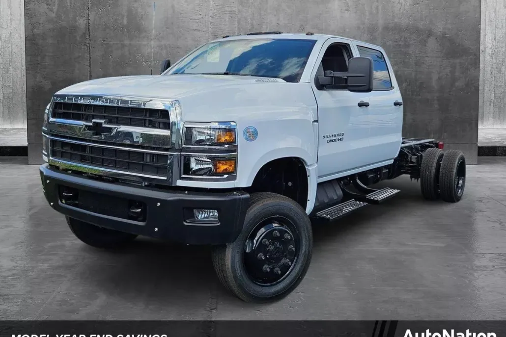 2024 Chevrolet Silverado 5500HD Work Truck photo 1