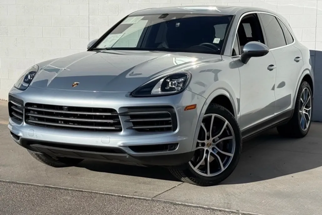 2023 Porsche Cayenne Base photo 1