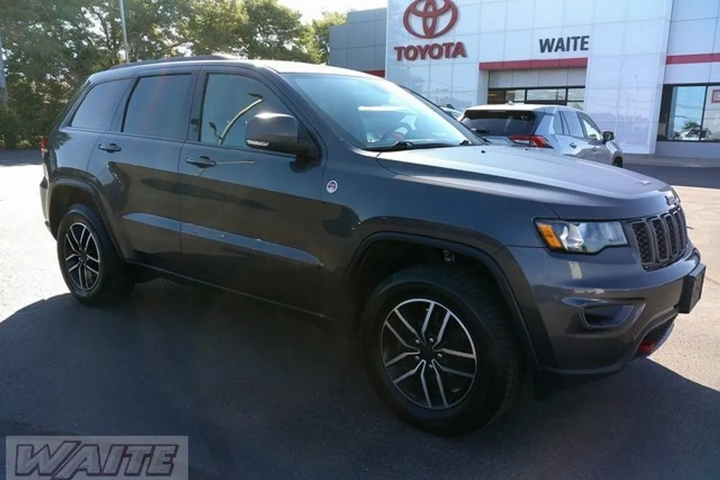 2021 Jeep Grand Cherokee Trailhawk photo 1