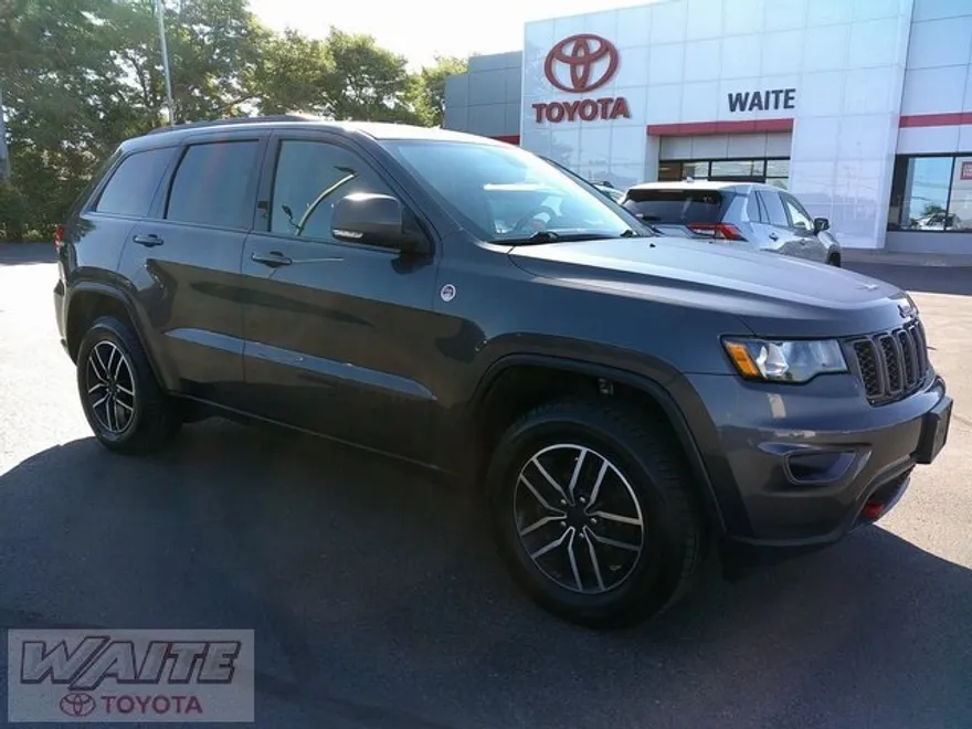 2021 Jeep Grand Cherokee Trailhawk photo 1