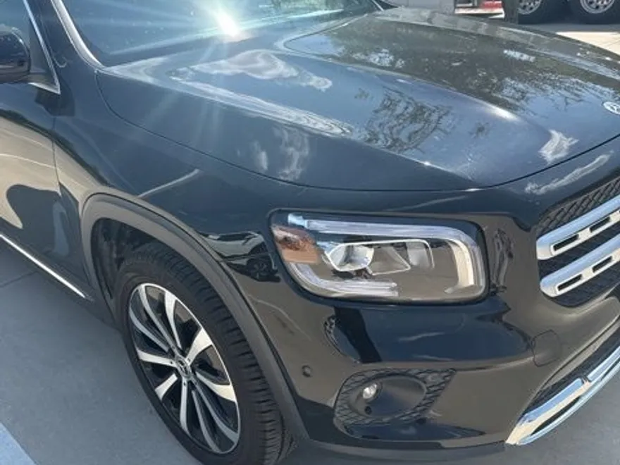 2023 Mercedes Benz GLB 250 photo 1