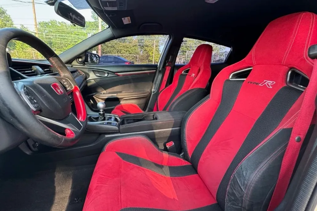 2017 Honda Civic Type R Touring Hatchback photo 1