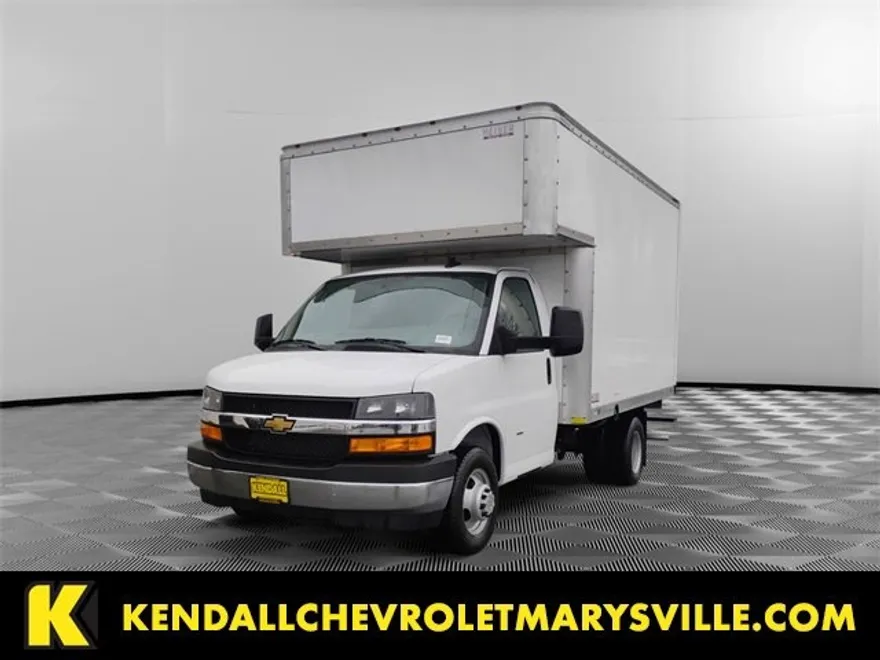 2024 Chevrolet Express Cutaway 3500 photo 1
