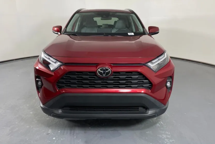 2022 Toyota RAV4 XLE Premium photo 1