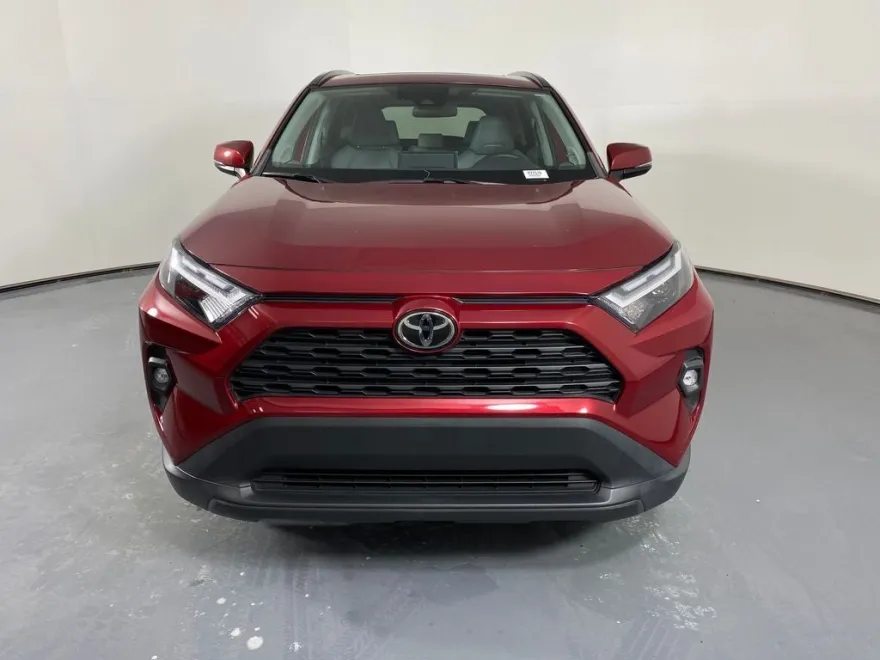 2022 Toyota RAV4 XLE Premium photo 1