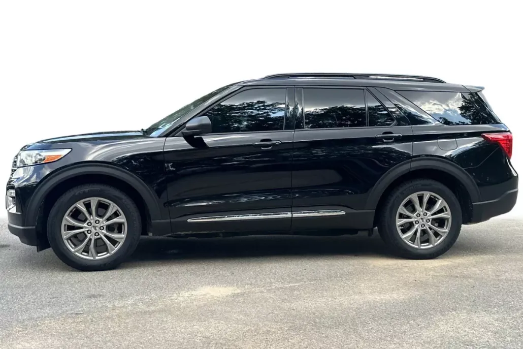 2021 Ford Explorer XLT photo 1