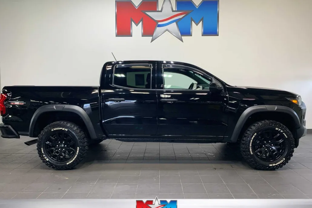2023 Chevrolet Colorado Trail Boss photo 1