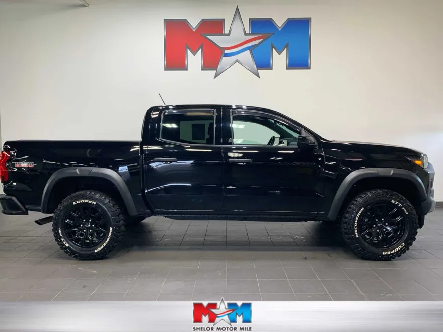 2023 Chevrolet Colorado Trail Boss photo 1