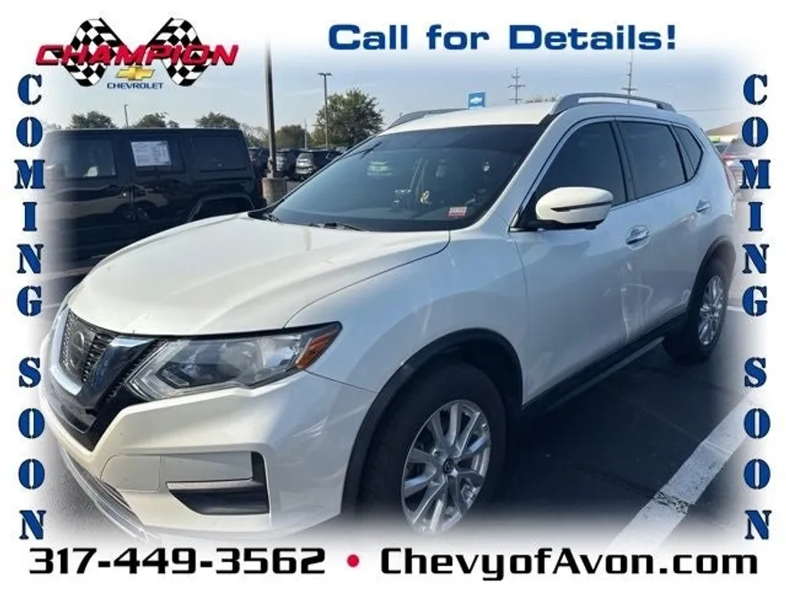 2017 Nissan Rogue SV photo 1