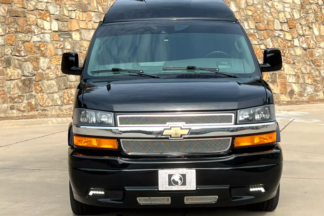 2020 Chevrolet Express photo 1