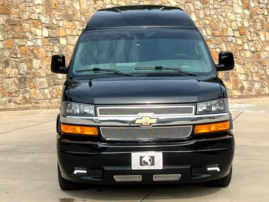 2020 Chevrolet Express photo 1