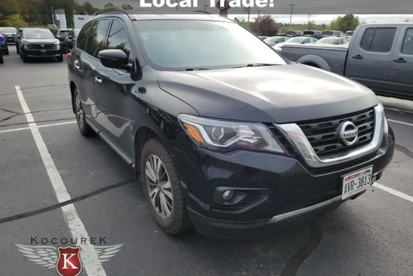 2018 Nissan Pathfinder SV photo 1