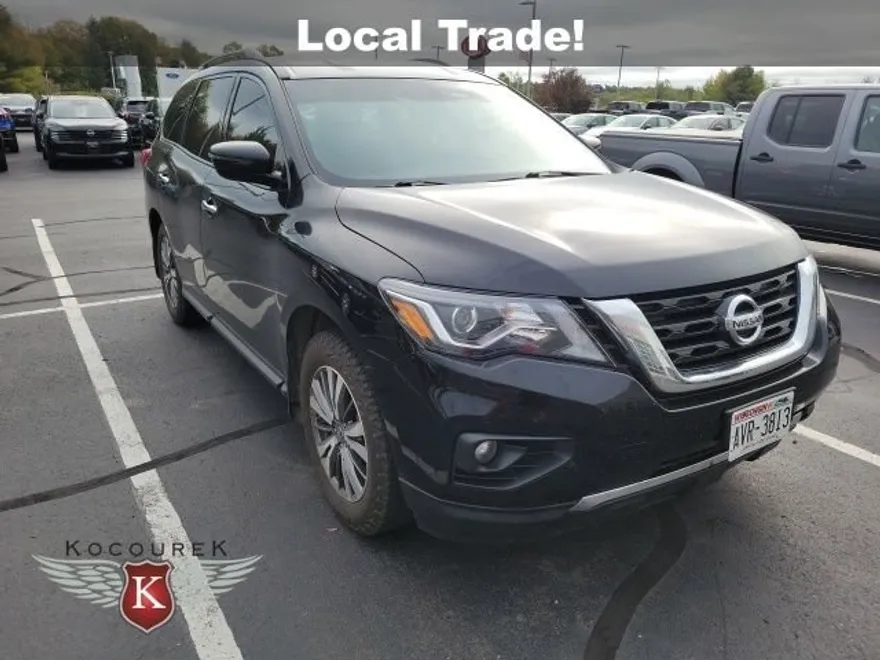 2018 Nissan Pathfinder SV photo 1