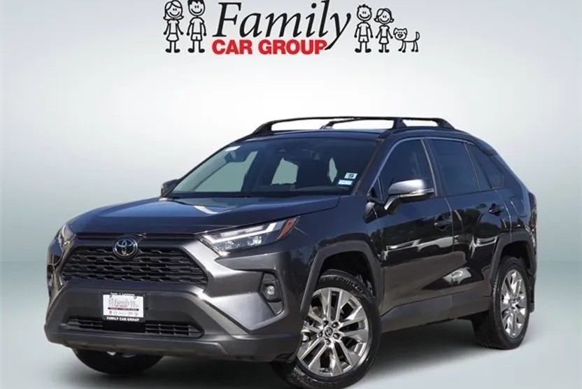 2023 Toyota RAV4 XLE Premium photo 1
