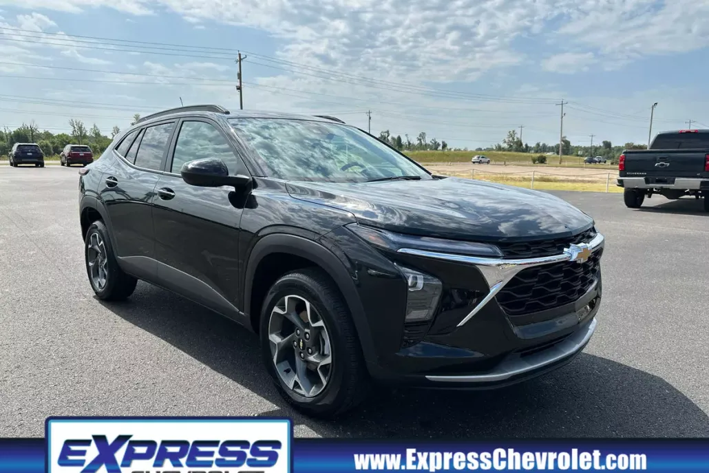 2024 Chevrolet Trax LT photo 1