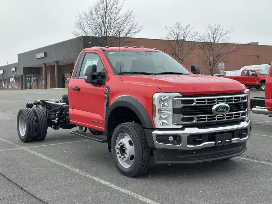 2025 Ford F-550 XL photo 1
