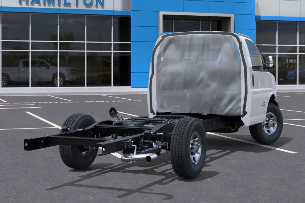 2025 Chevrolet Express Cutaway 3500 Base photo 1