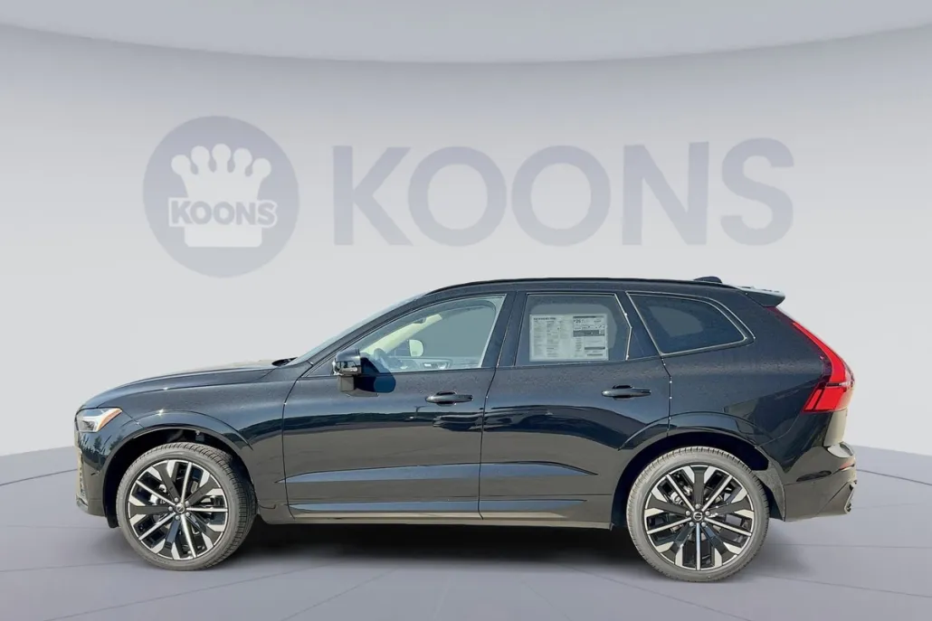 2026 Volvo XC60 B5 photo 1