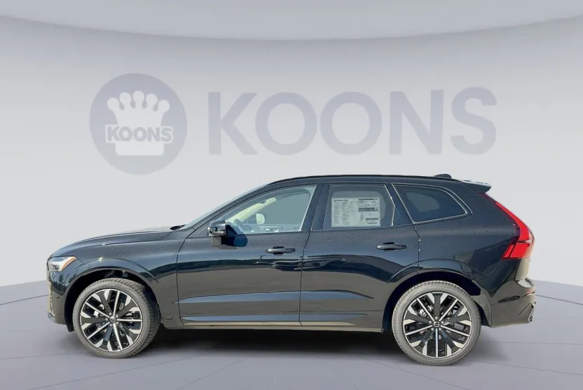 2026 Volvo XC60 B5 photo 1