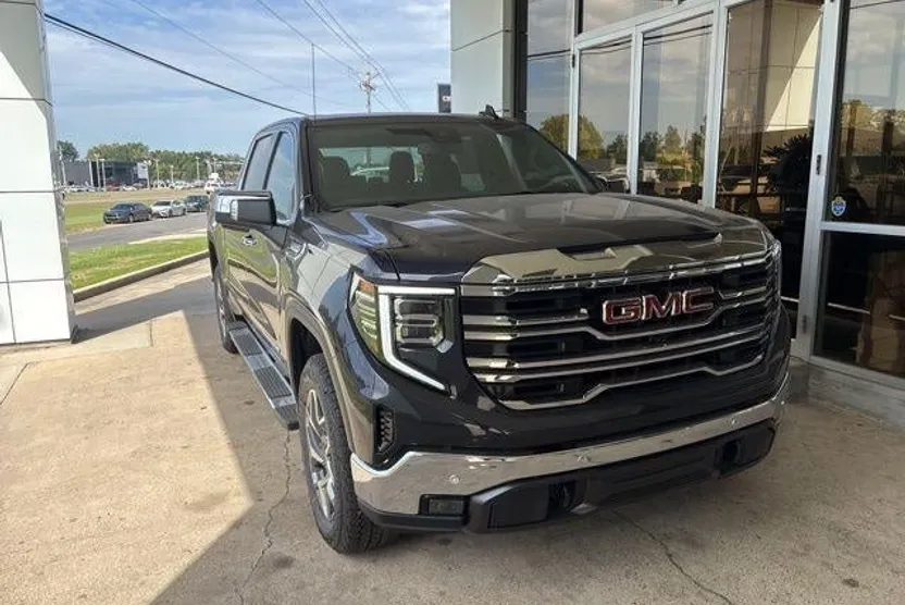 2026 Gmc Sierra 1500 SLT photo 1