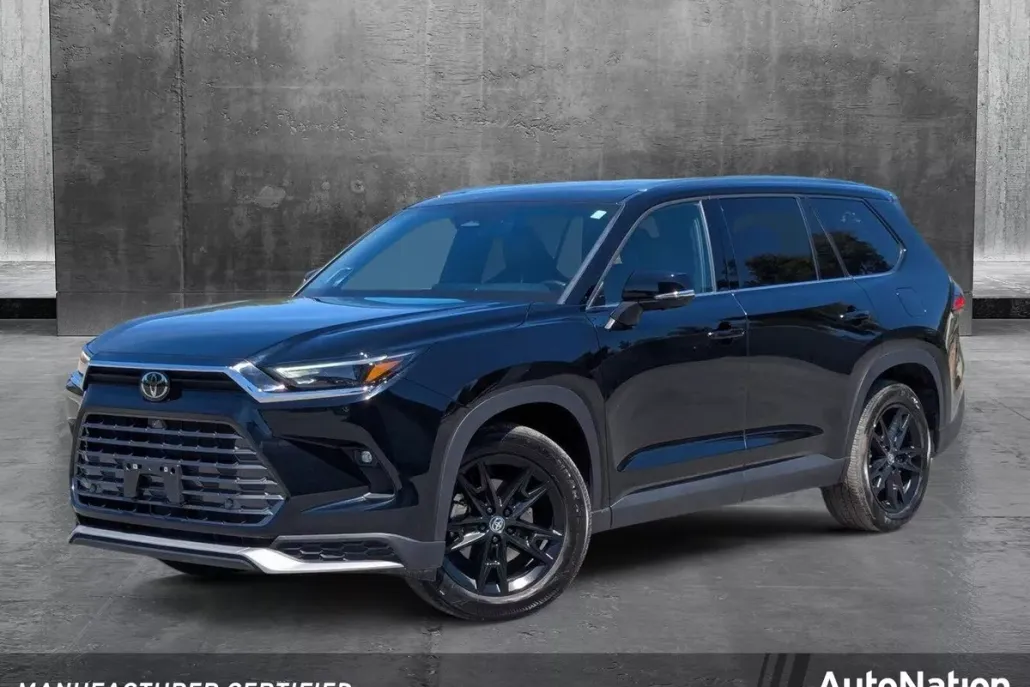 2024 Toyota Highlander Hybrid Platinum photo 1