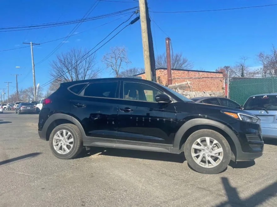 2019 Hyundai Tucson SE photo 1