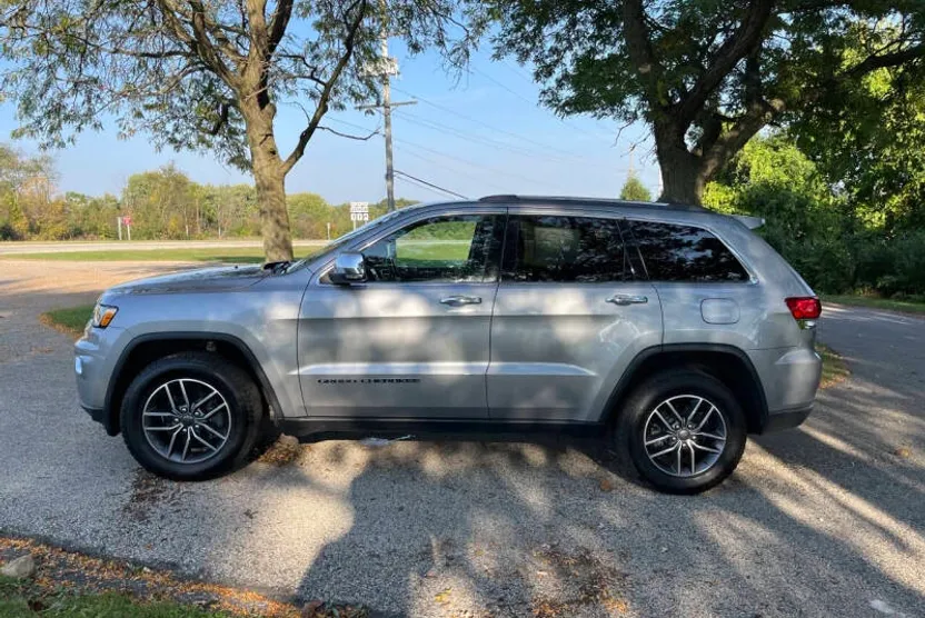 2020 Jeep Grand Cherokee Limited photo 1