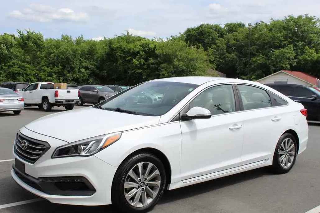2017 Hyundai Sonata Sport photo 1