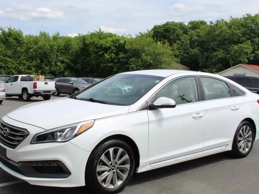 2017 Hyundai Sonata Sport photo 1