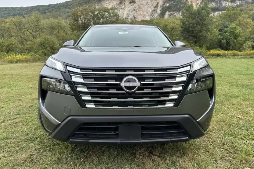 2024 Nissan Rogue SV photo 1