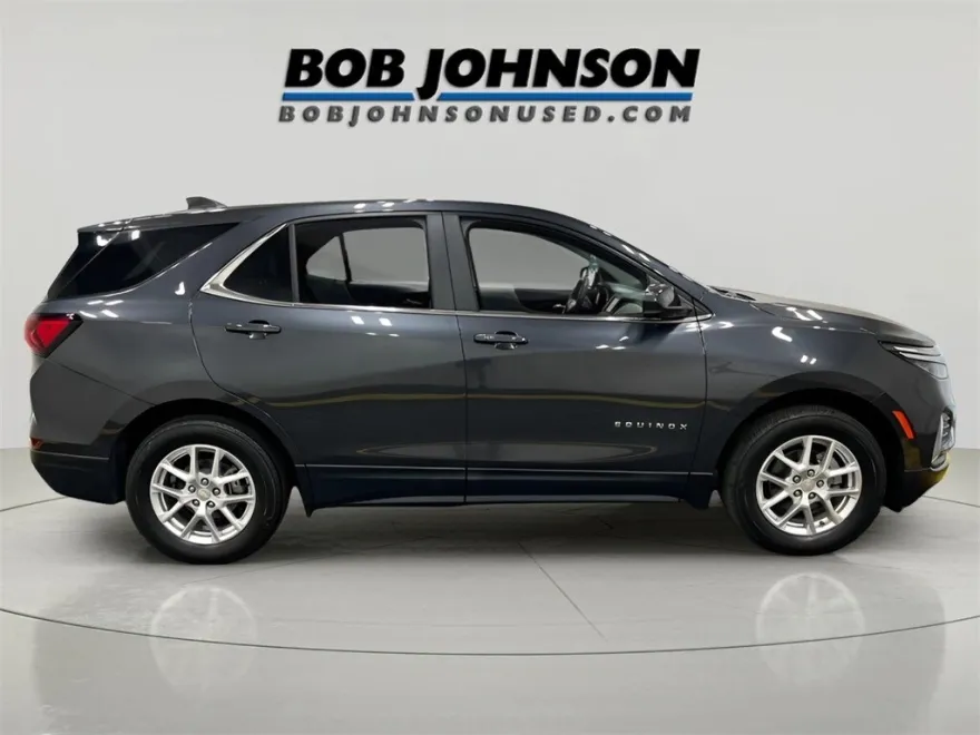 2022 Chevrolet Equinox LT photo 1