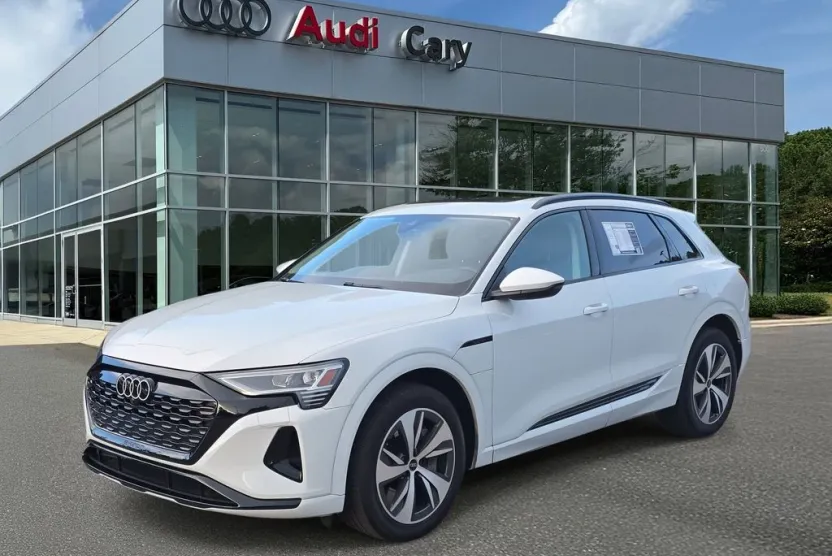 2024 Audi Q8 E-tron Premium photo 1