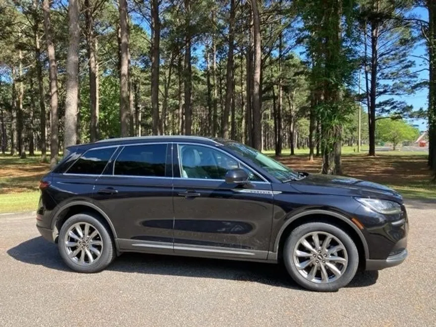 2022 Lincoln Corsair Standard photo 1