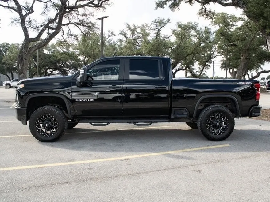 2023 Chevrolet Silverado 2500HD Custom photo 1