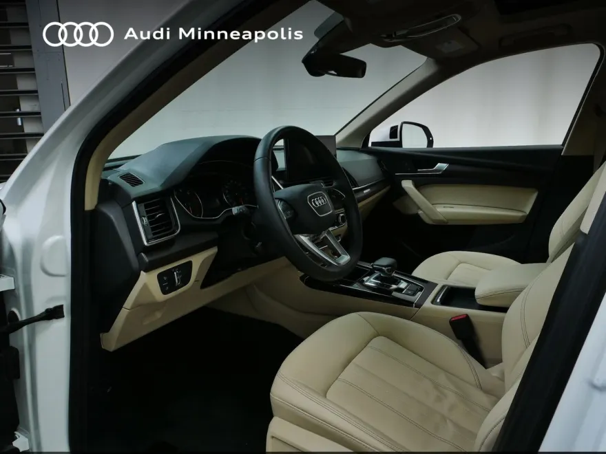 2022 Audi Q5 45 S line Premium photo 2