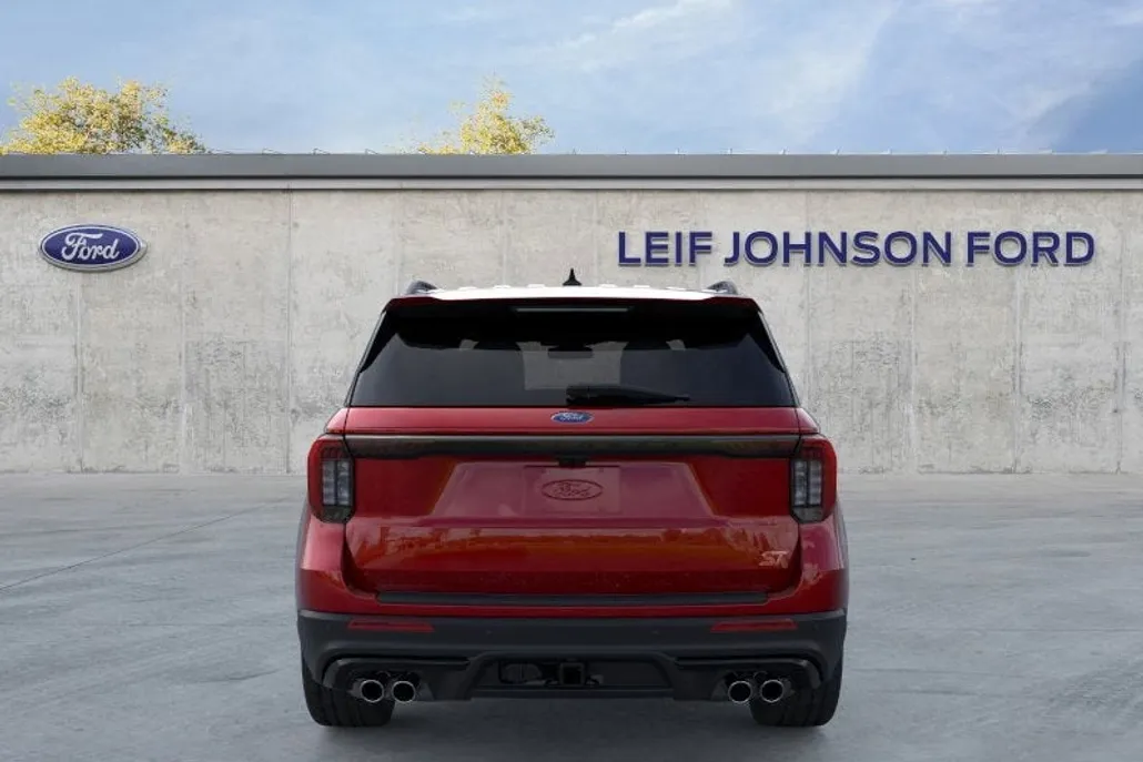 2025 Ford Explorer ST photo 1