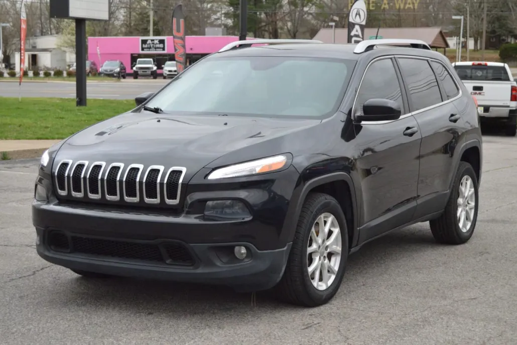2015 Jeep Cherokee Latitude Sport photo 1