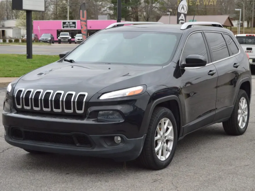 2015 Jeep Cherokee Latitude Sport photo 1