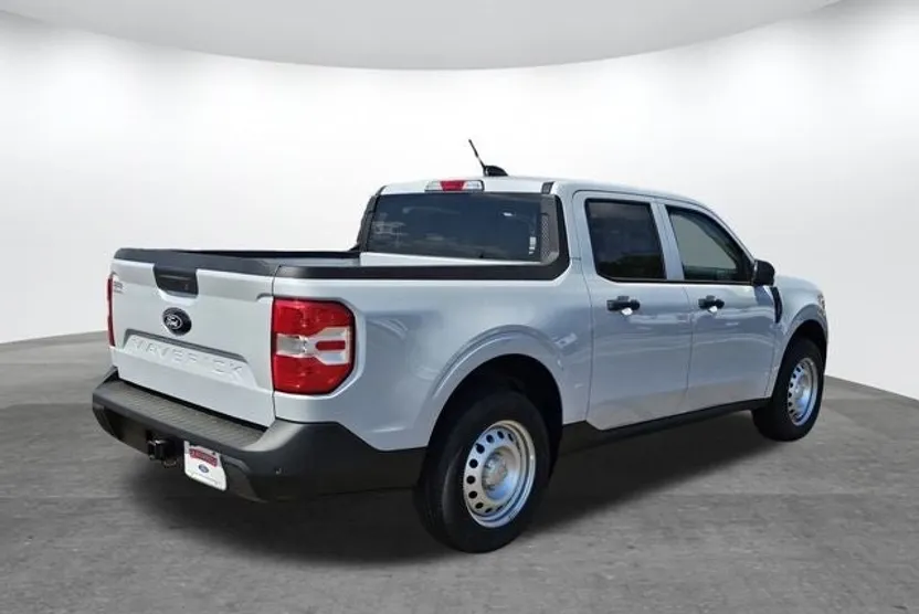 2025 Ford Maverick XL photo 1
