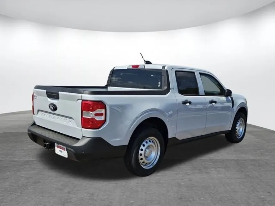 2025 Ford Maverick XL photo 1