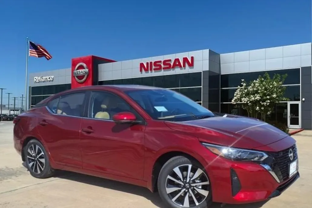 2025 Nissan Sentra SV photo 1