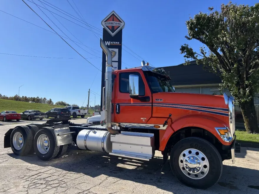 2022 International HX520 HX photo 1