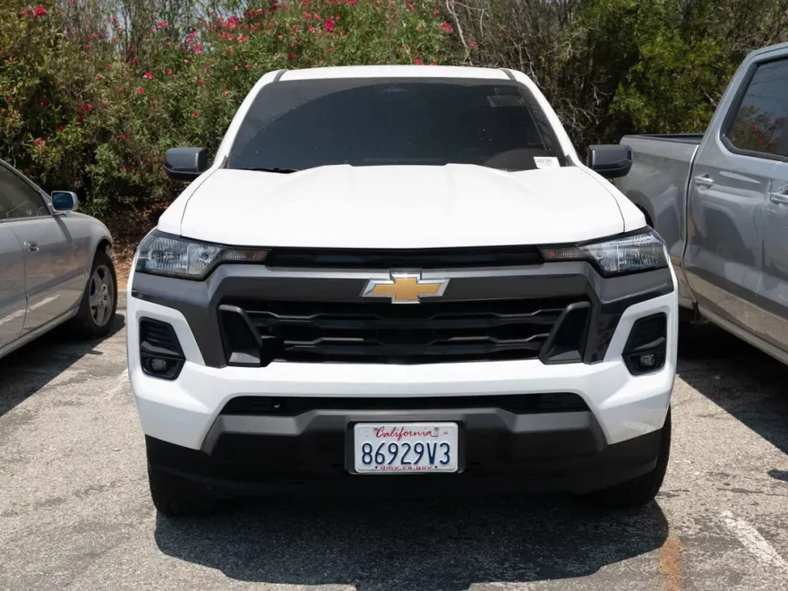 2023 Chevrolet Colorado LT photo 1
