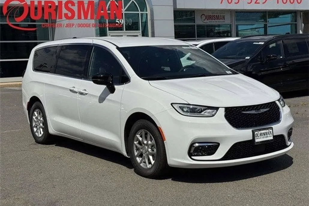 2026 Chrysler Pacifica photo 1