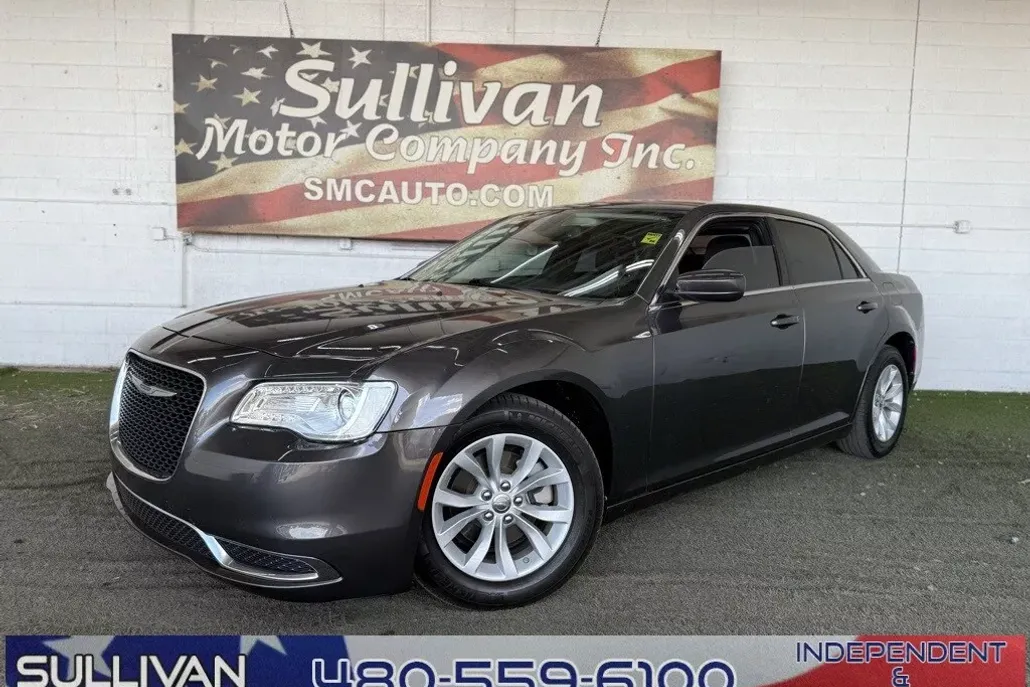 2022 Chrysler 300 Touring photo 1