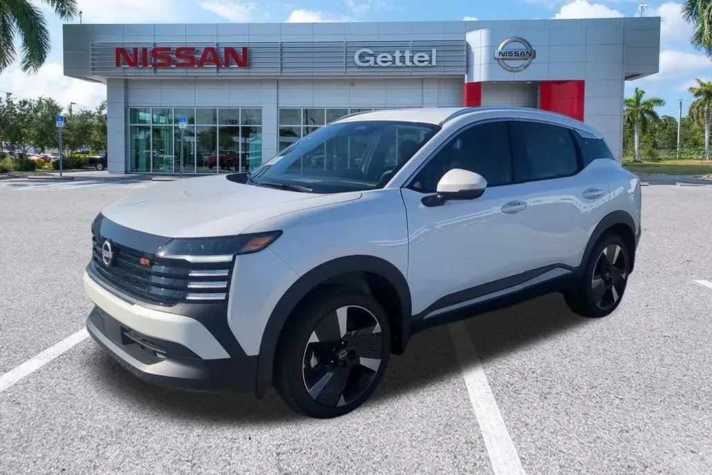 2025 Nissan Kicks SR photo 1